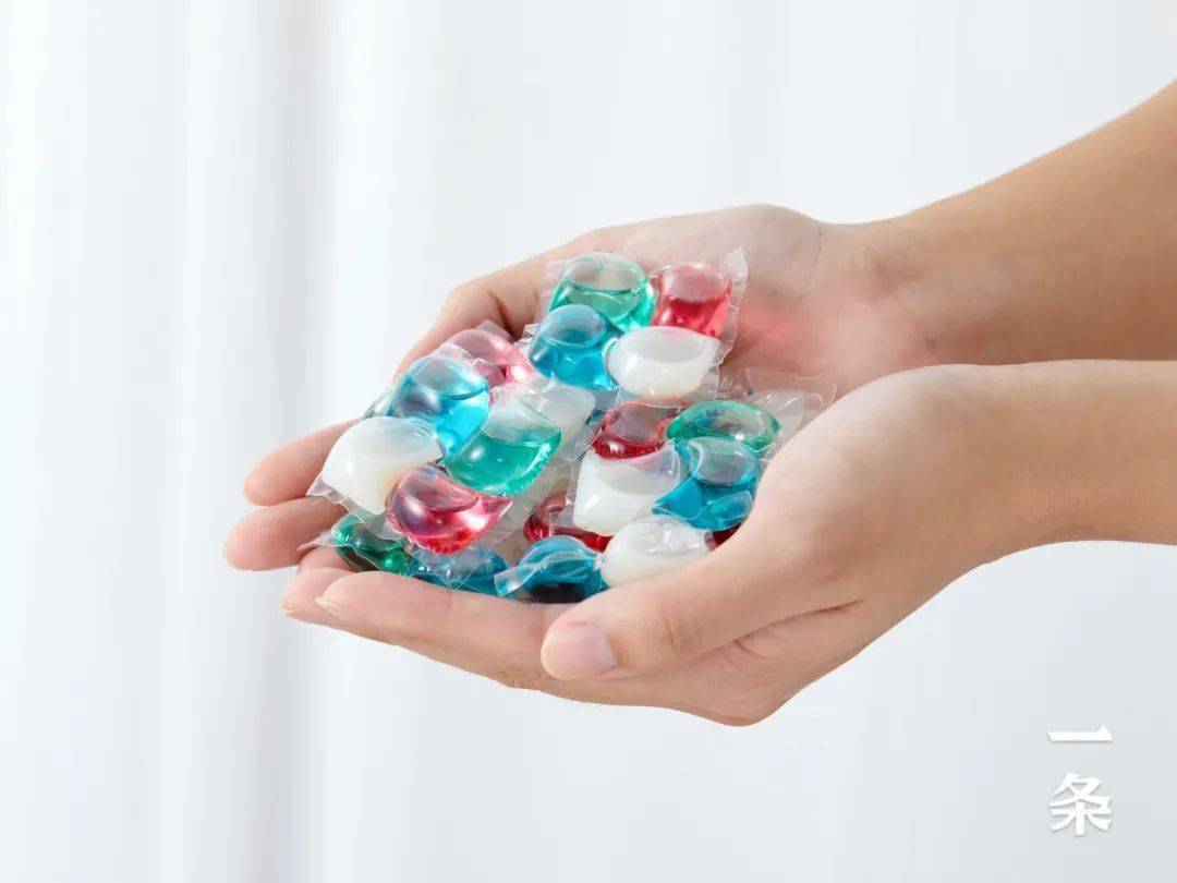 一颗即可洁净衣物、除菌除螨、柔顺留香AG真人试玩平台8倍浓缩4色洗衣凝珠(图2)