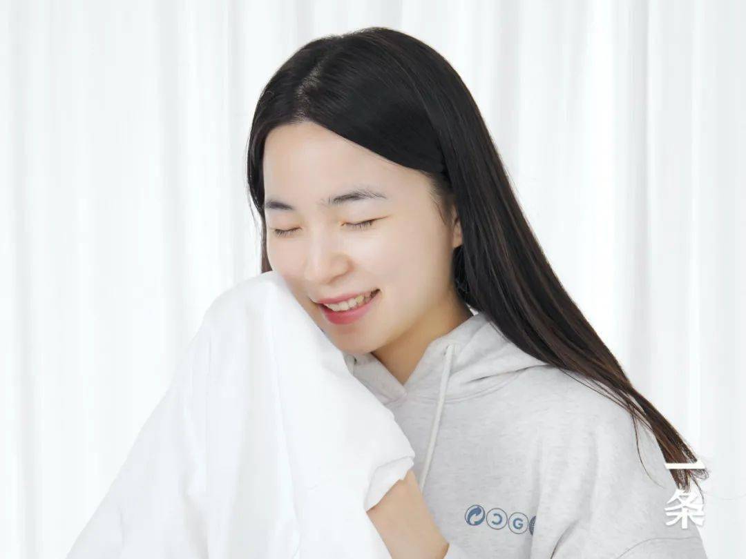 一颗即可洁净衣物、除菌除螨、柔顺留香AG真人试玩平台8倍浓缩4色洗衣凝珠(图4)